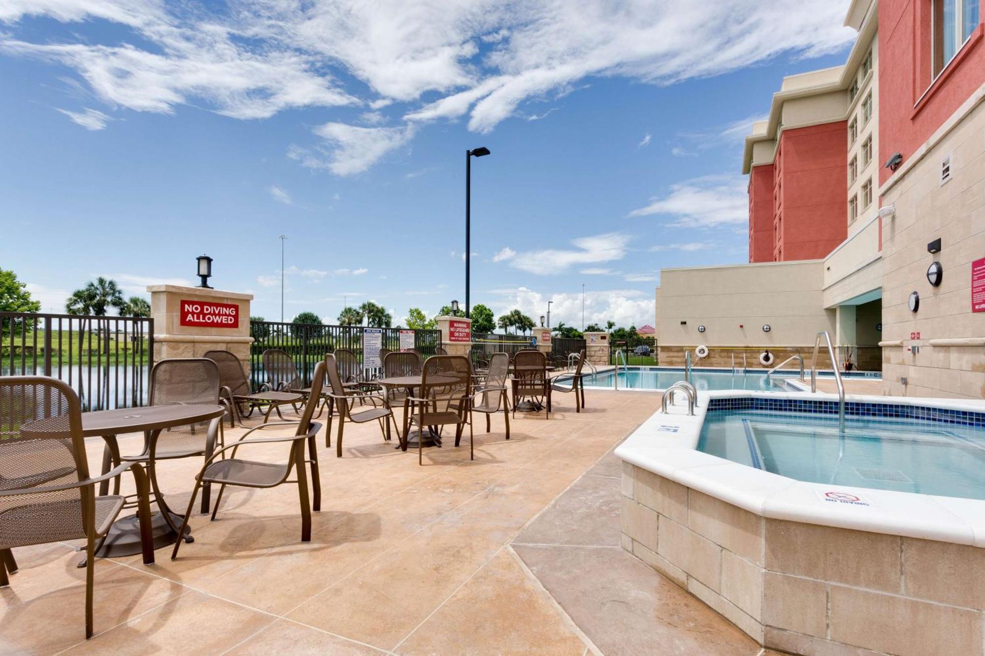 Drury Inn & Suites Fort Myers Airport Fgcu المظهر الخارجي الصورة